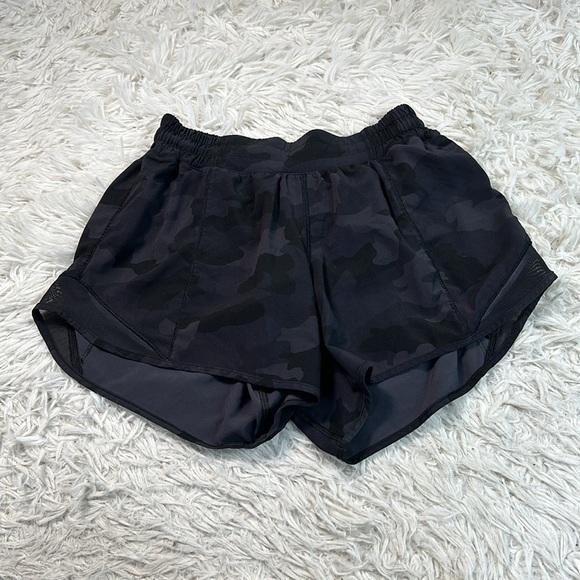 Lululemon Hotty Hot Short II *Long 4" Heritage 365 Camo Deep Coal Multi - Picture 1 of 6
